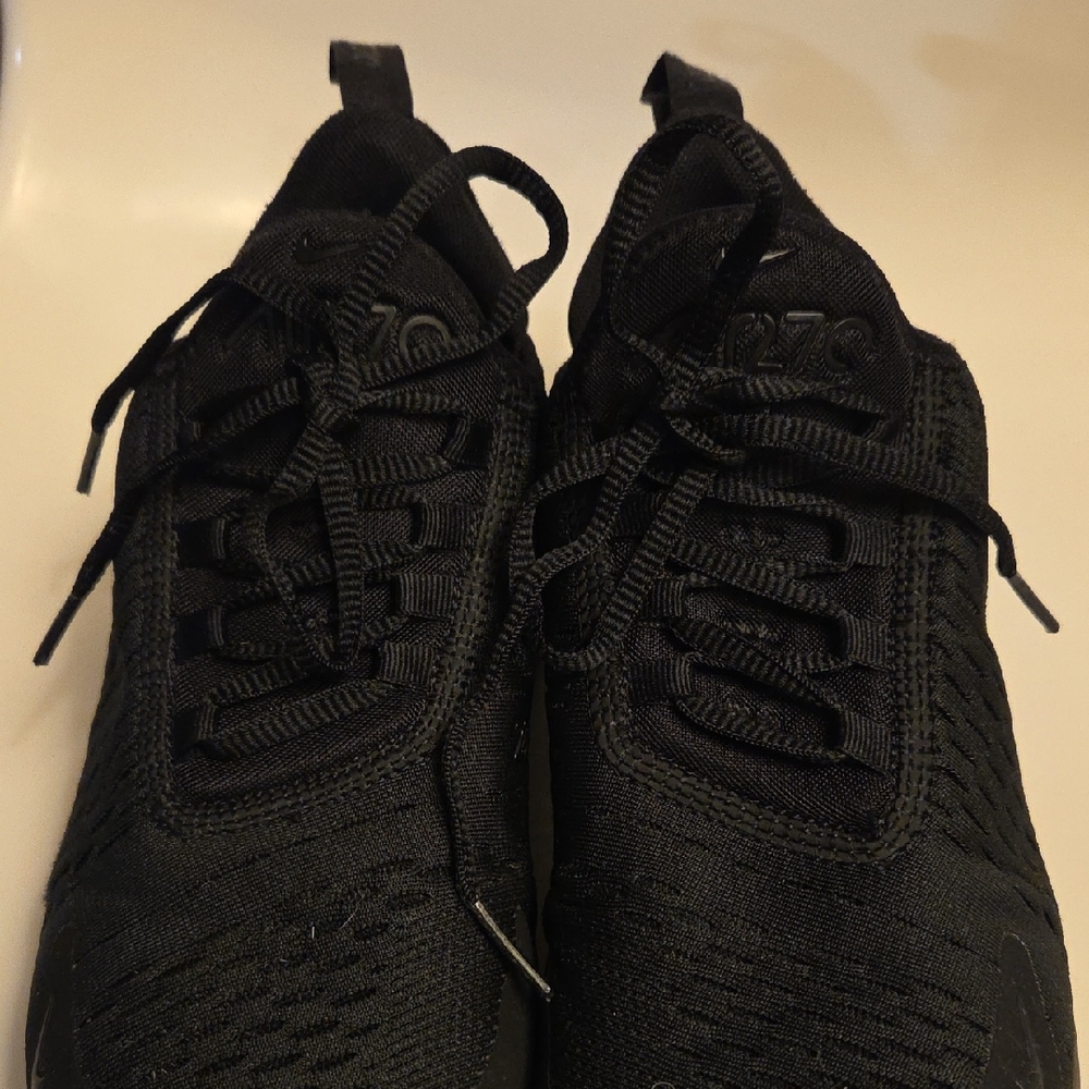 Nike Black Women's Athletic Sneakers - Picture 8 of 8